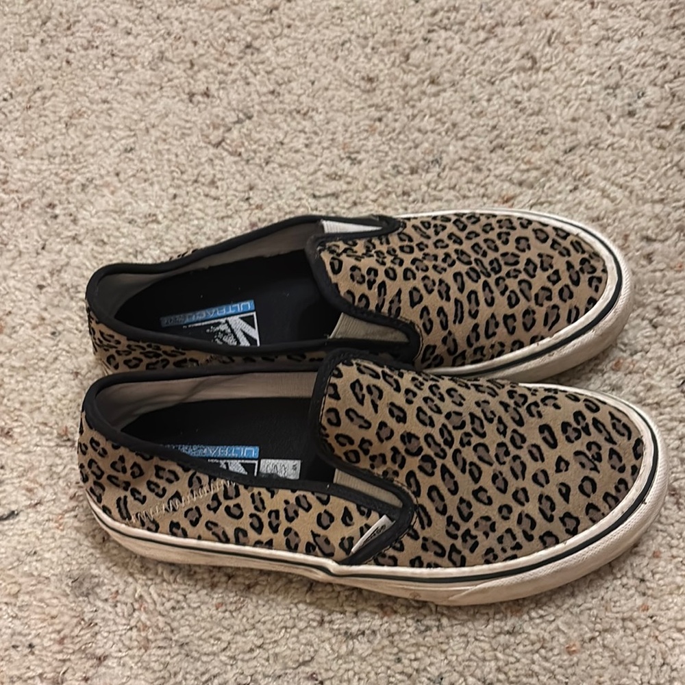 Women cheetah vans